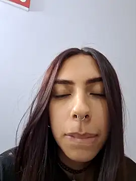 Jazmin-Cerezita online show from 12/17/25, 12:16