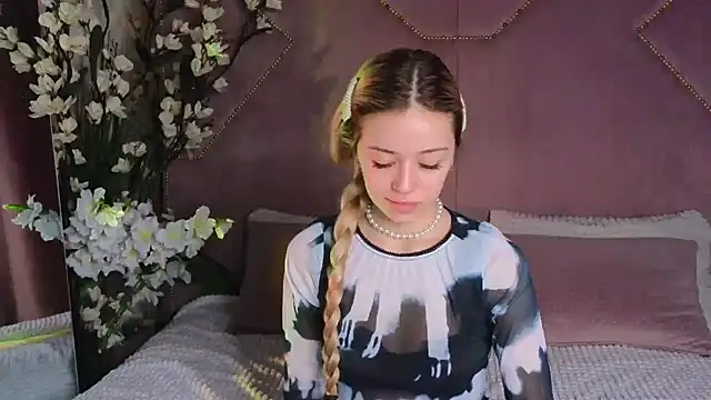 STELLA RICH online show from 03/08/25, 08:57