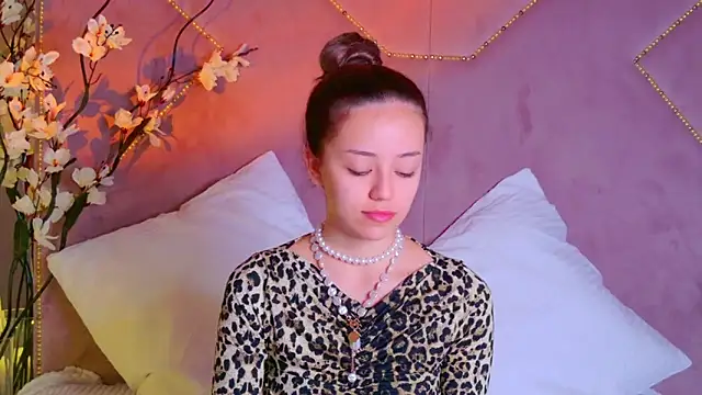 STELLA RICH online show from 10/12/25, 09:36