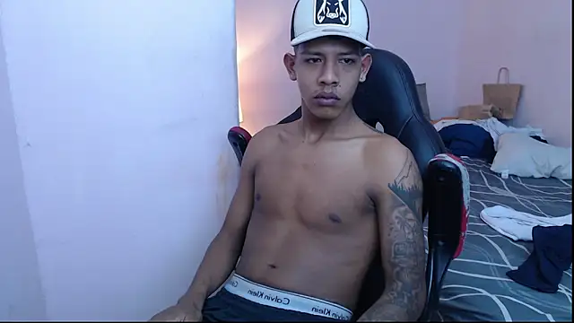 Snapshot of mr_stiven_ chatting on 01/13/25, 08:15 mr stiven  online show from 01/13/25, 08:15