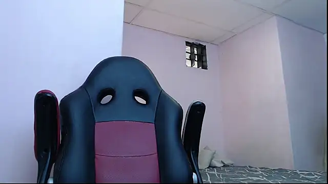 Snapshot of mr_stiven_ chatting on 01/26/25, 02:03 mr stiven  online show from 01/26/25, 02:03