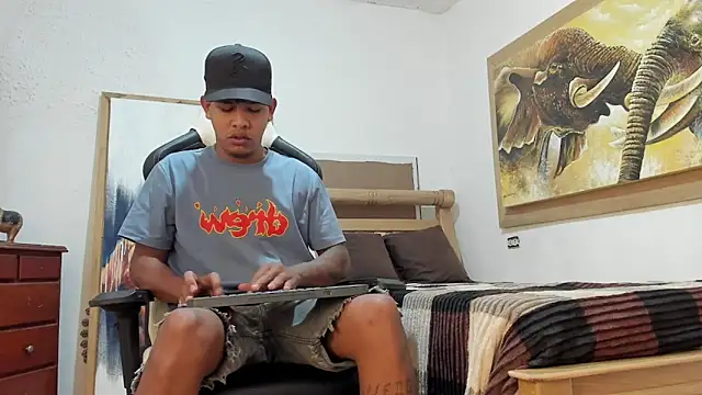 mr stiven  online show from 03/18/26, 03:42