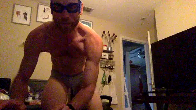 Snapshot of Twowellshapedheads chatting on 12/20/24, 07:39 Twowellshapedheads online show from 12/20/24, 07:39