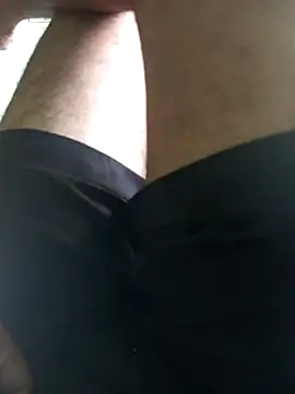 Snapshot of Smarterboytravel chatting on 12/12/24, 08:03 Smarterboytravel online show from 12/12/24, 08:03