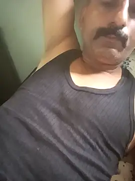 Snapshot of Smarterboytravel chatting on 10/07/25, 08:22 Smarterboytravel online show from 10/07/25, 08:22