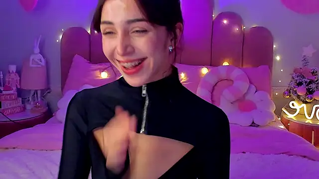 ElsaYoung online show from 12/14/25, 07:51