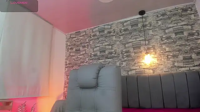 Snapshot of LuneObscure chatting on 09/15/25, 10:54 LuneObscure online show from 09/15/25, 10:54