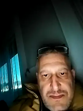 Snapshot of Husoban chatting on 10/26/25, 04:46 Husoban online show from 10/26/25, 04:46