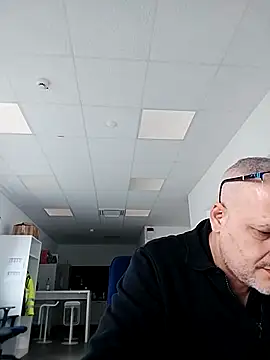 Snapshot of Husoban chatting on 10/28/25, 09:57 Husoban online show from 10/28/25, 09:57