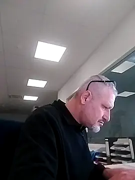 Snapshot of Husoban chatting on 11/13/25, 11:25 Husoban online show from 11/13/25, 11:25