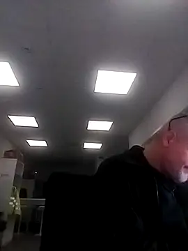 Snapshot of Husoban chatting on 11/15/25, 05:16 Husoban online show from 11/15/25, 05:16