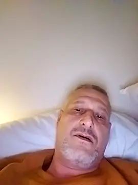 Snapshot of Husoban chatting on 11/21/25, 10:19 Husoban online show from 11/21/25, 10:19