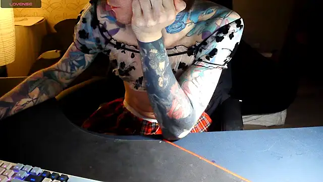 Julia dolls online show from 11/22/25, 05:45