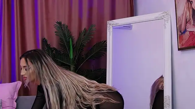 FelyJolie online show from 03/18/25, 03:53