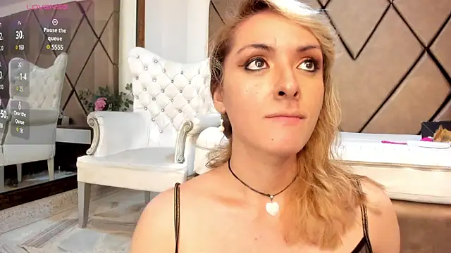 Snapshot of LunitaDiva chatting on 02/15/25, 01:16 LunitaDiva online show from 02/15/25, 01:16