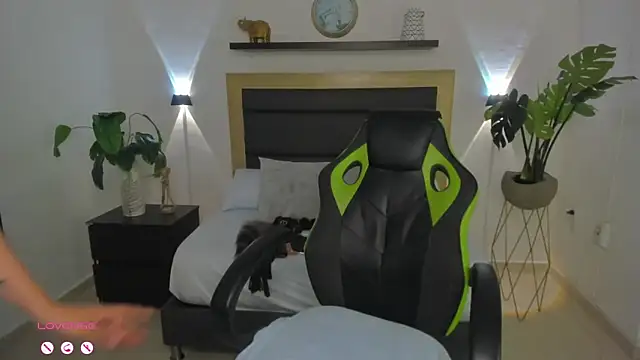 catleya 0 online show from 12/14/24, 02:45