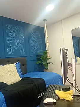 sasi luna online show from 10/21/25, 01:56