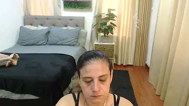 Snapshot of sasi_luna chatting on 05/21/26, 01:29 sasi luna online show from 05/21/26, 01:29