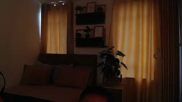 Snapshot of sasi_luna chatting on 05/29/26, 01:31 sasi luna online show from 05/29/26, 01:31