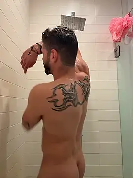 Snapshot of Strokeking4u chatting on 01/12/26, 04:07 Strokeking4u online show from 01/12/26, 04:07