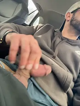 Snapshot of Strokeking4u chatting on 01/12/26, 04:23 Strokeking4u online show from 01/12/26, 04:23