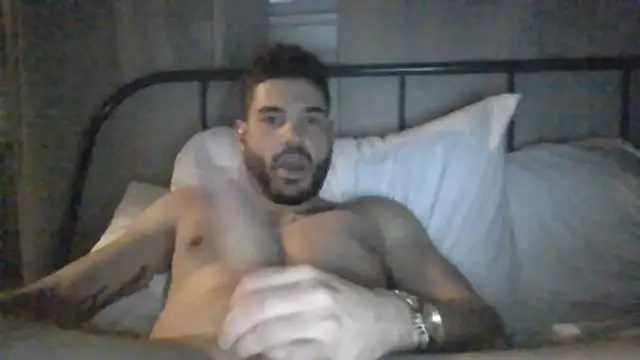 Snapshot of Strokeking4u chatting on 02/09/26, 01:04 Strokeking4u online show from 02/09/26, 01:04