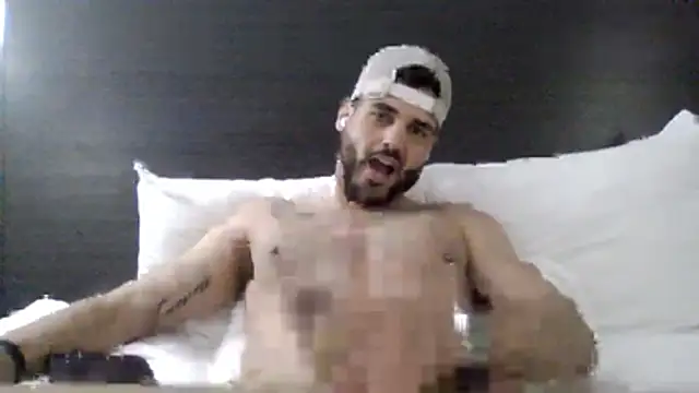 Snapshot of Strokeking4u chatting on 02/18/26, 10:50 Strokeking4u online show from 02/18/26, 10:50