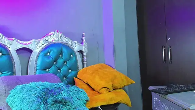 Snapshot of elizabeth_rosa21 chatting on 12/29/24, 02:17 elizabeth rosa21 online show from 12/29/24, 02:17