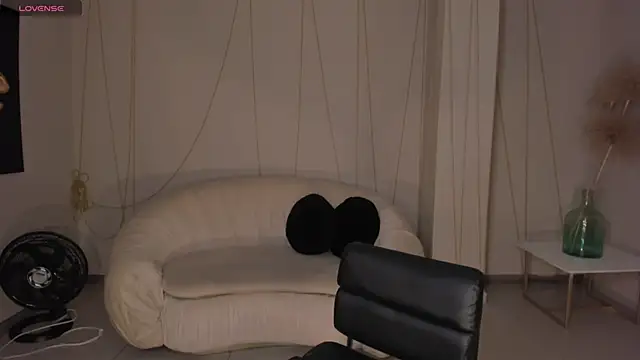 MiaFarrell  online show from 02/11/25, 06:44