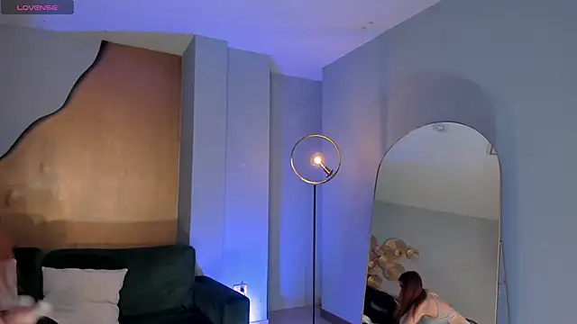 MiaFarrell  online show from 11/25/25, 06:08