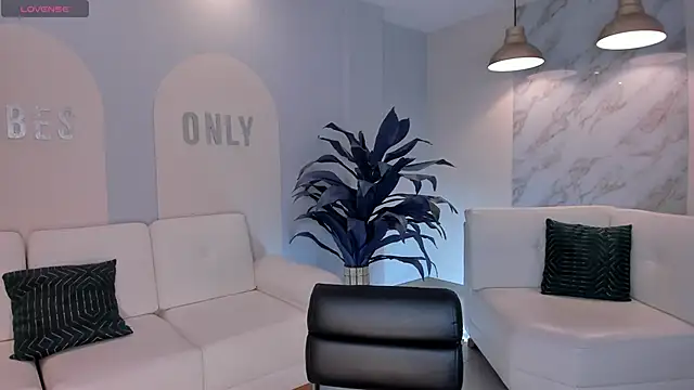 BellaCarteer  online show from 04/04/26, 07:33