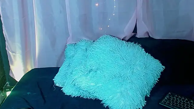 Nicole Brown1126 online show from 01/24/25, 12:20