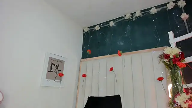 africa holmes online show from 04/22/26, 02:25