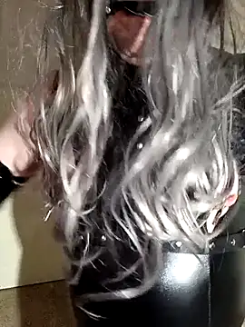 Snapshot of Robvin16 chatting on 11/15/25, 08:00 Robvin16 online show from 11/15/25, 08:00