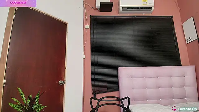 kinkyandsavage online show from 01/10/25, 10:04