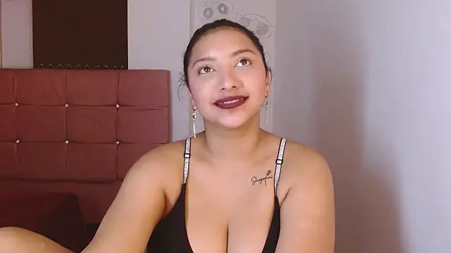 Snapshot of mariilulp303av chatting on 03/03/25, 12:48 mariilulp303av online show from 03/03/25, 12:48