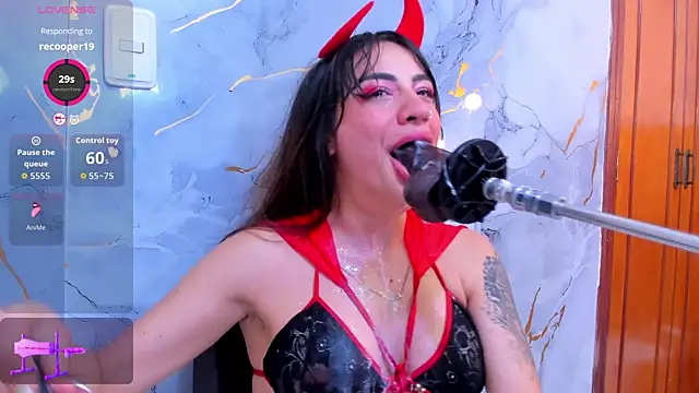 violett collins  online show from 10/05/25, 01:48