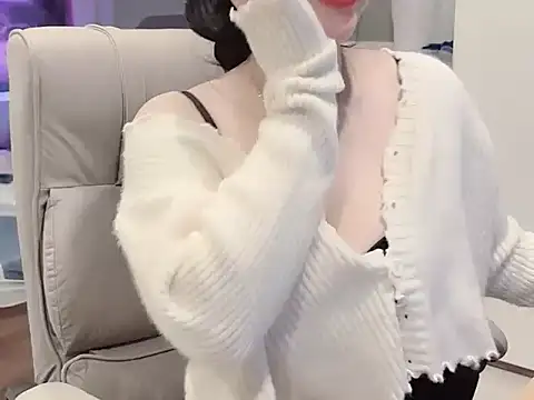Snapshot of Eva-Public chatting on 02/22/25, 08:09 Eva-Public online show from 02/22/25, 08:09