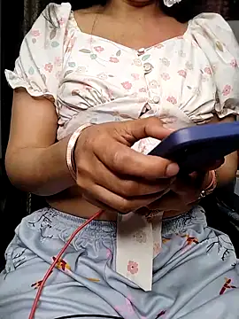 Snapshot of sexy_bhabhi69 chatting on 03/14/25, 09:00 sexy bhabhi69 online show from 03/14/25, 09:00
