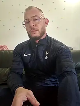 jourdinio13 online show from 11/16/25, 12:11