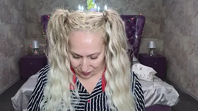 Snapshot of Penelope_Pinky chatting on 01/03/25, 05:53 Penelope Pinky online show from 01/03/25, 05:53