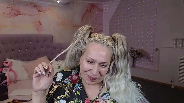 Snapshot of Penelope_Pinky chatting on 01/15/25, 05:15 Penelope Pinky online show from 01/15/25, 05:15
