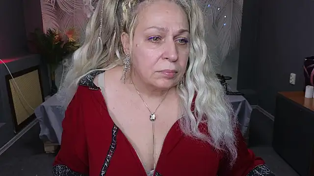 Snapshot of Penelope_Pinky chatting on 01/30/25, 02:15 Penelope Pinky online show from 01/30/25, 02:15