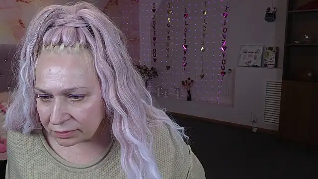 Snapshot of Penelope_Pinky chatting on 02/28/25, 01:58 Penelope Pinky online show from 02/28/25, 01:58