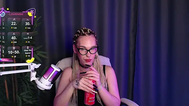 Cassie Bae online show from 12/03/25, 09:02