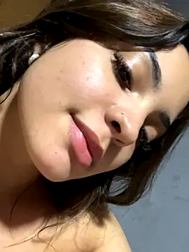 Nicollygriu online show from 10/16/25, 03:07