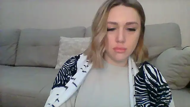 Snapshot of VickyLove047 chatting on 01/09/25, 08:24 VickyLove047 online show from 01/09/25, 08:24