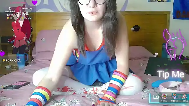 Snapshot of MilahHot13 chatting on 10/29/25, 02:03 MilahHot13 online show from 10/29/25, 02:03