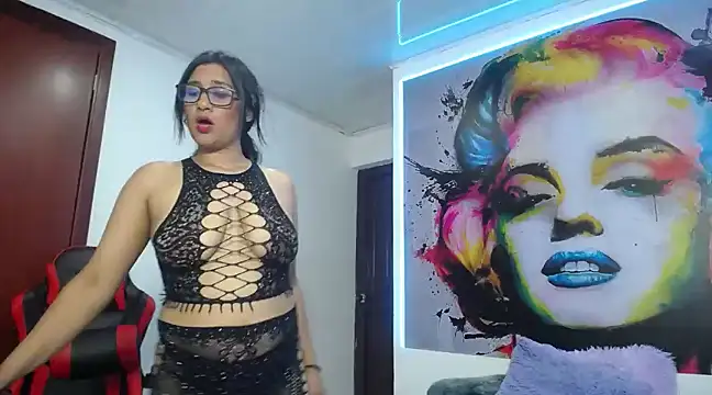 Snapshot of karime_sexygirl chatting on 01/17/25, 07:27 karime sexygirl online show from 01/17/25, 07:27