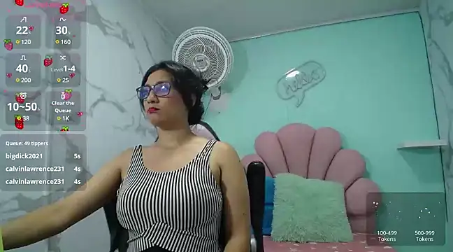 Snapshot of karime_sexygirl chatting on 01/25/25, 05:30 karime sexygirl online show from 01/25/25, 05:30